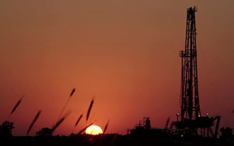 STEER Homepage Tile 1 fracking oil well